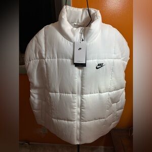 NIKE THERMA-FIT OVERSIZED ZIPPER PUFFER VEST